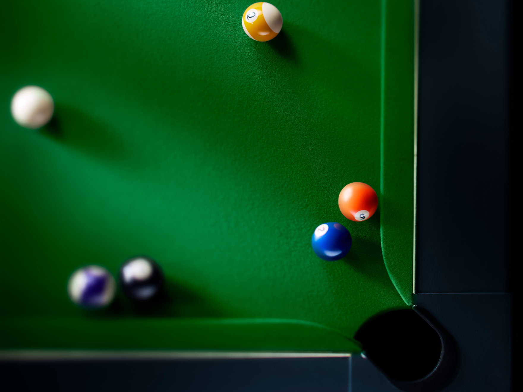Aramith vs. Cyclop Pool Balls