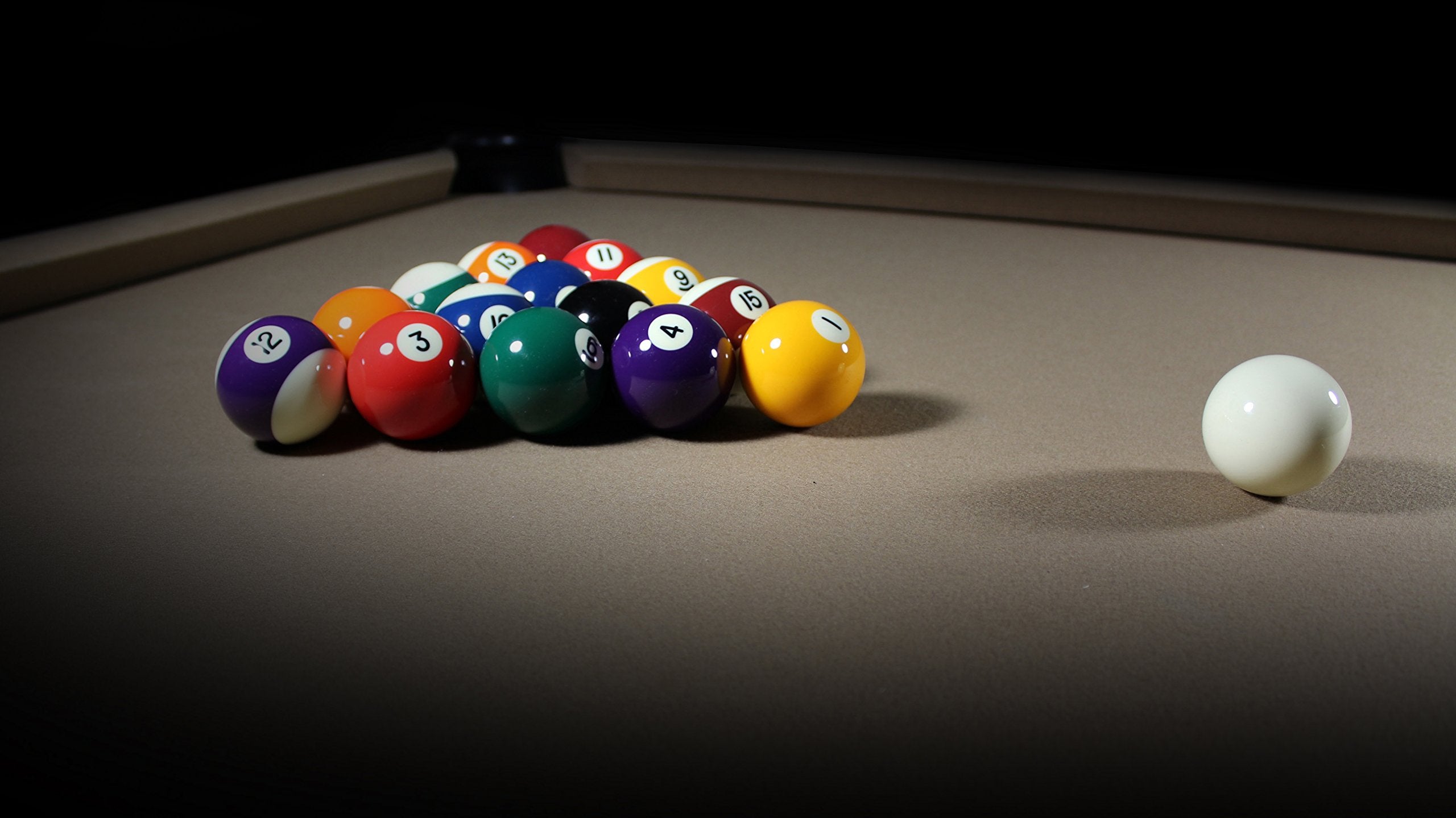 Phenolic Resin vs. Polyester Billiard Balls