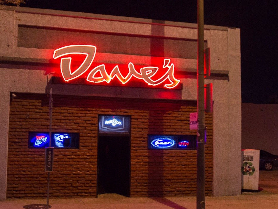 Dave’s on Broadway: Glendale’s Oldest Neighborhood Bar Since 1932