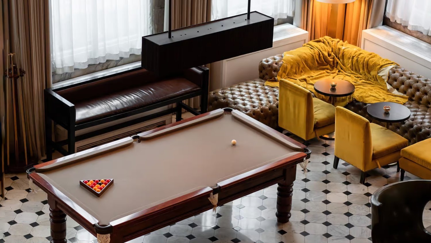 Hotels with Pool Tables